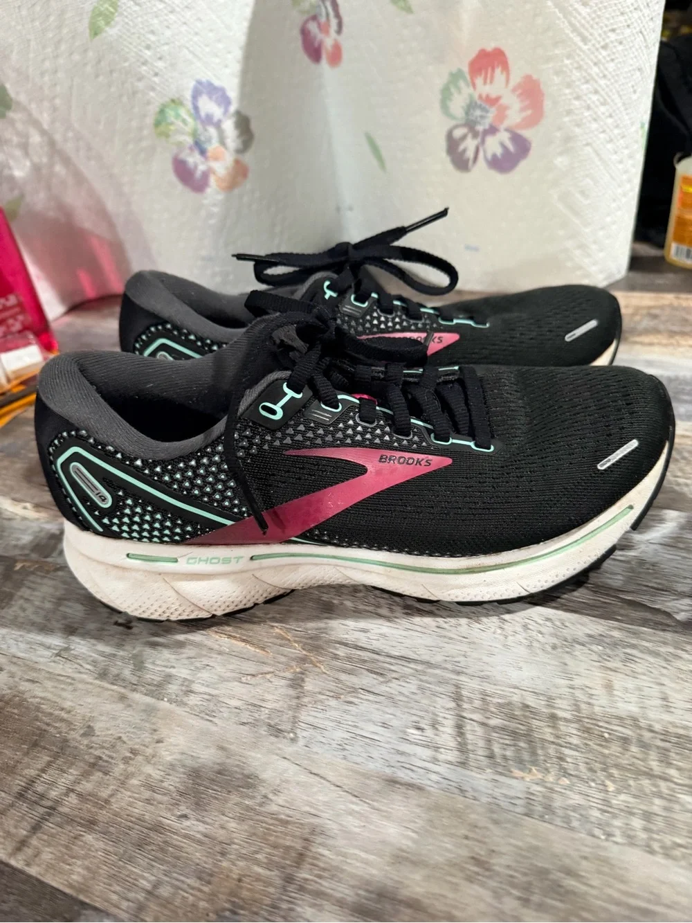 Brooks size 7 Women's Running Shoes in Black with Pink and Mint Accents